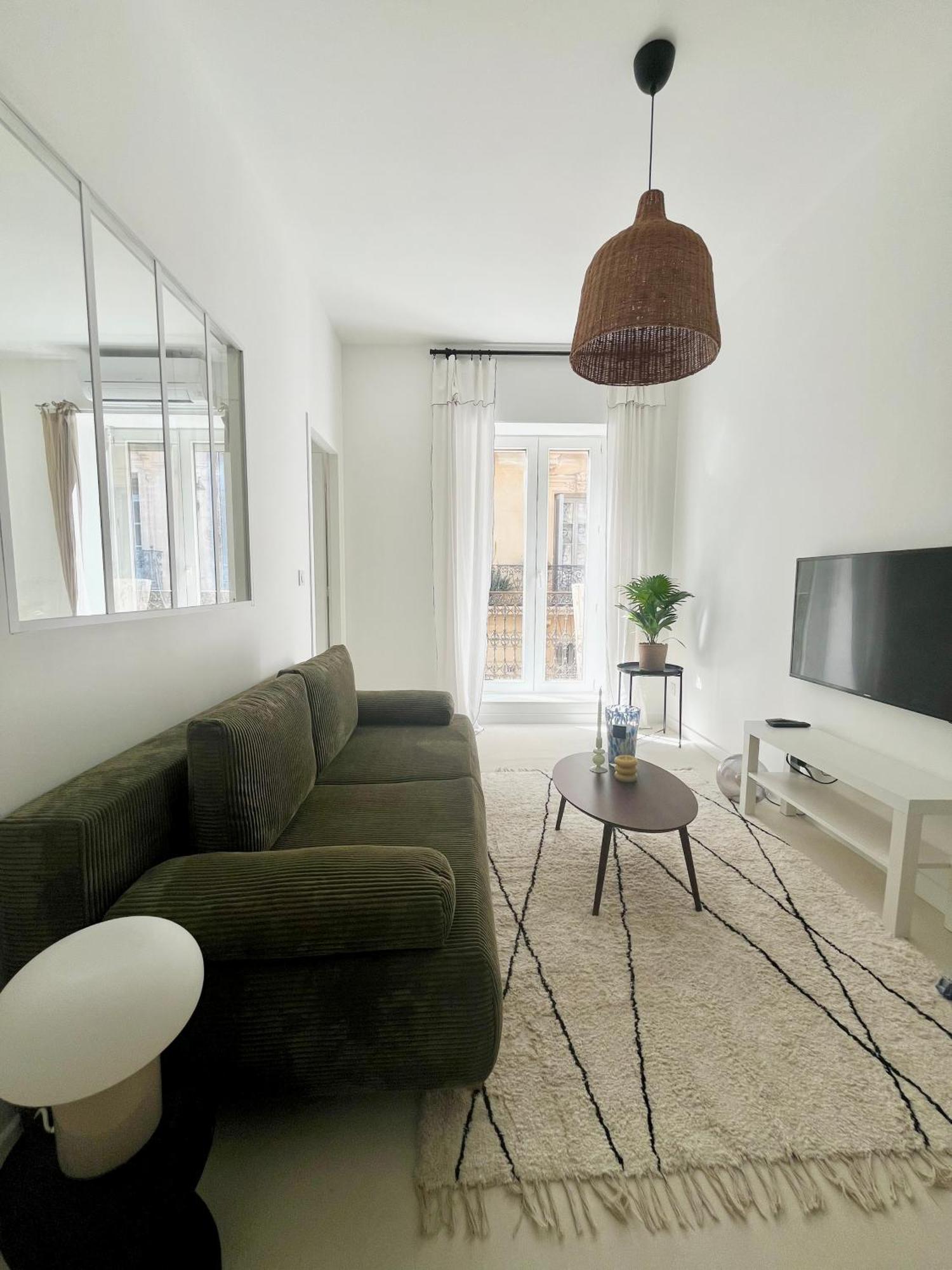 Casa Luba Apartment มงต์เปอลิเยร์ ภายนอก รูปภาพ